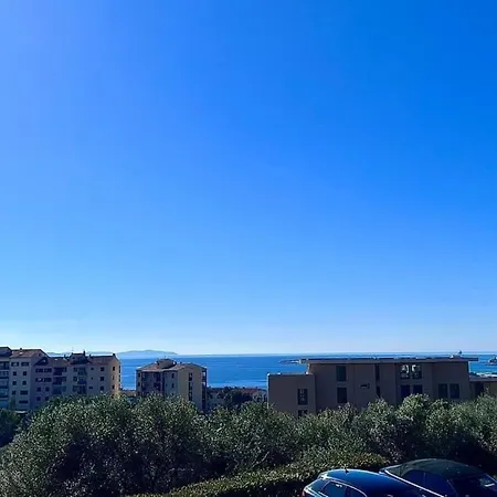 Casamea - Vue Mer, Clim & Parking, Proche 아파트